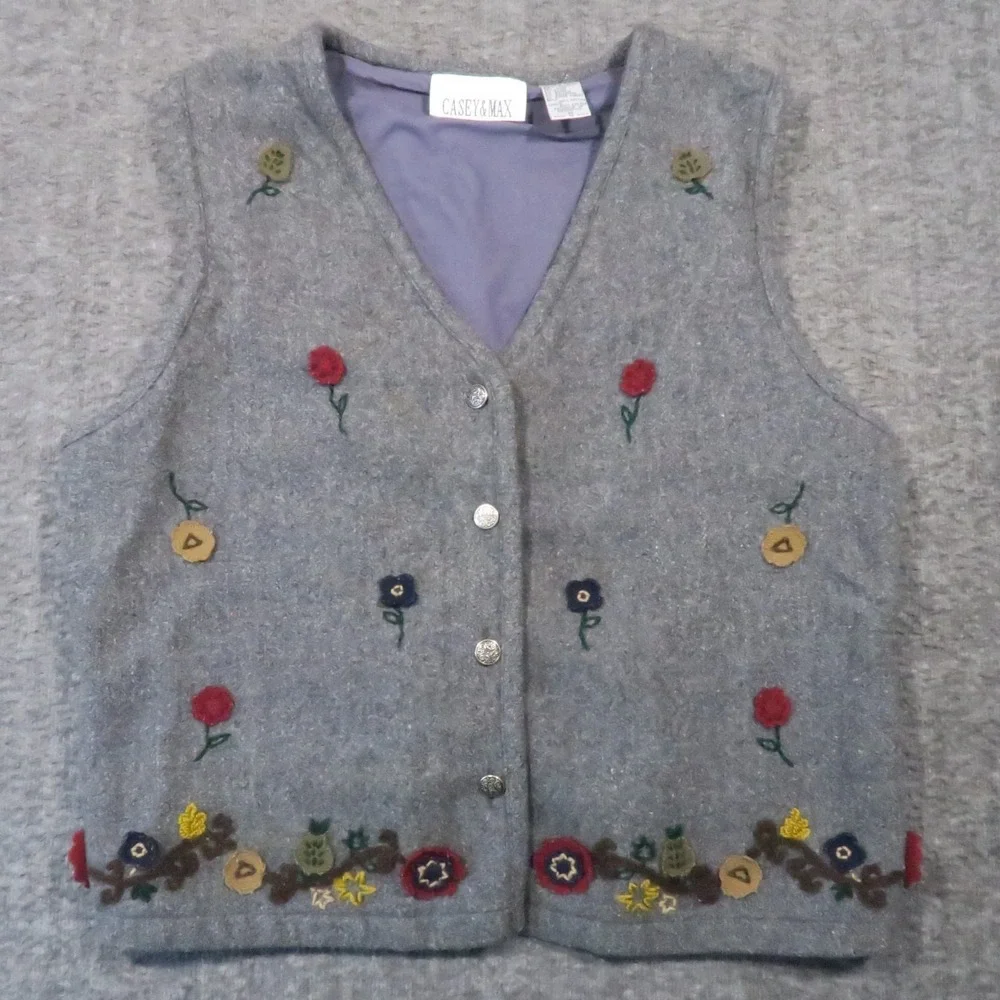 Casey & Max Wool Vest M Gray Floral Embroidered Metal Button Cottagecore Boho - Picture 2 of 9